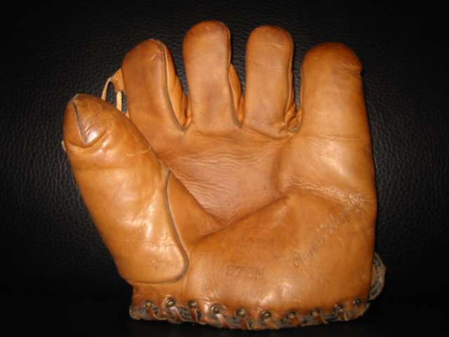 Rajah Hornsby Wilson 972N Front